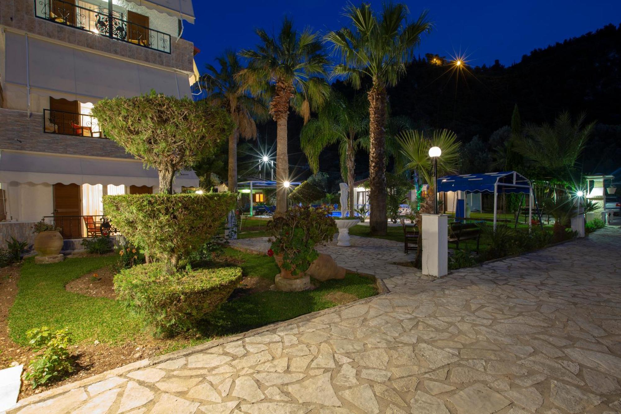 Villa Dimitris Apartments & Bungalows Frinion Exterior photo